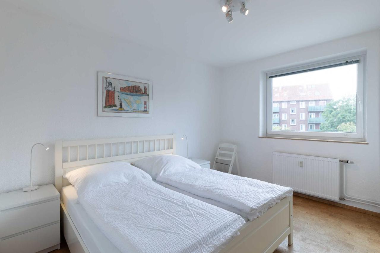 Apartment 27